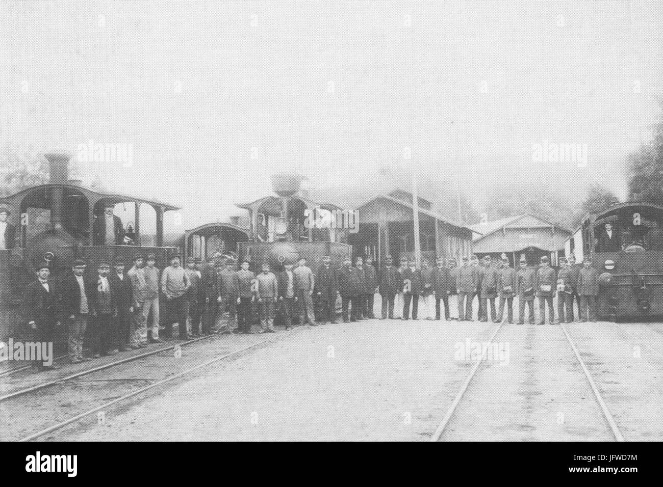 Brünn, Vozovna PisơA1rky, Lokomotivy ein Zaměstnanci (Mezi 1894 ein 1900) Stockfoto