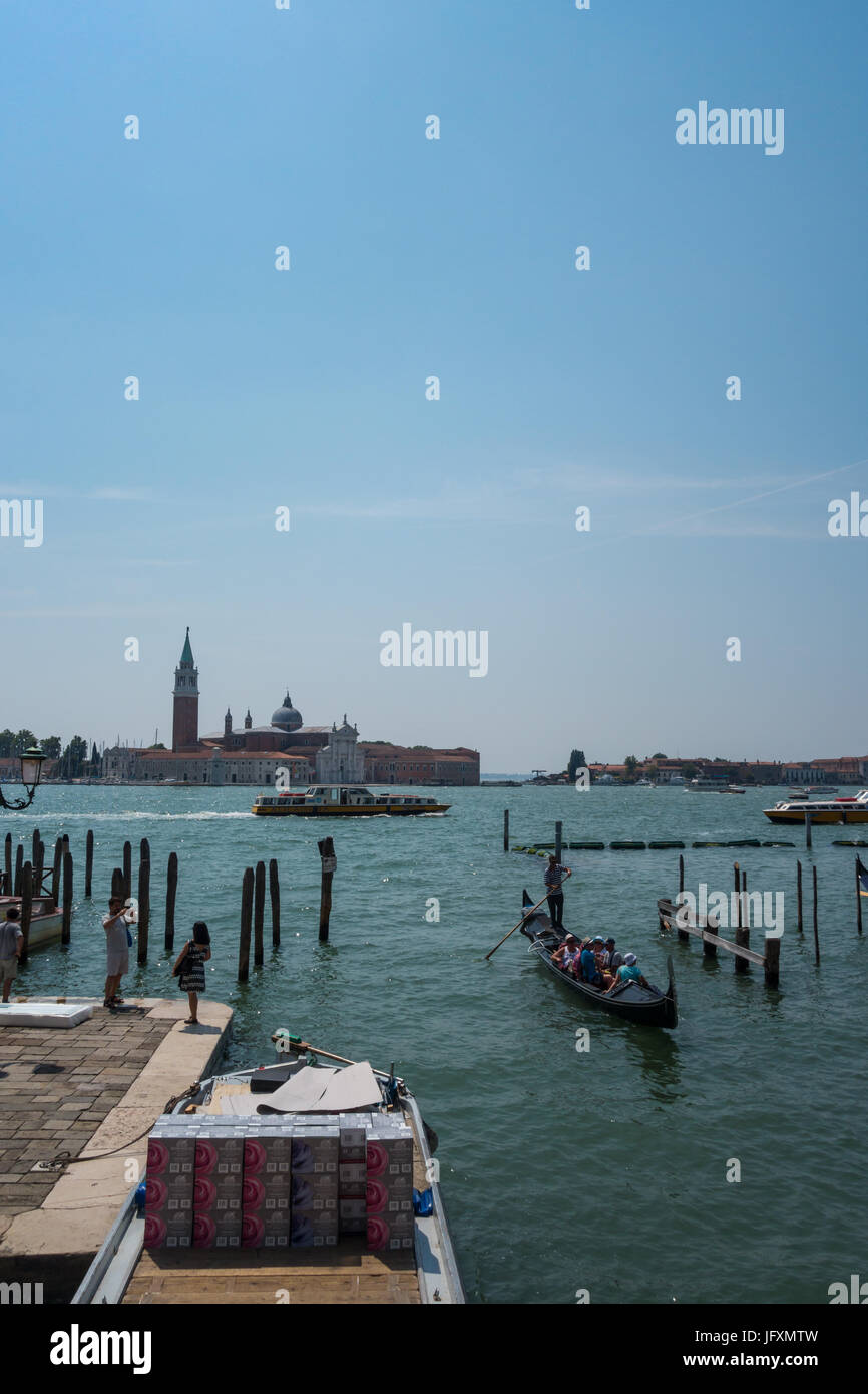 Blick über die Lagune von Venedig in Richtung Chiesa di San Giorgio Maggiore Stockfoto