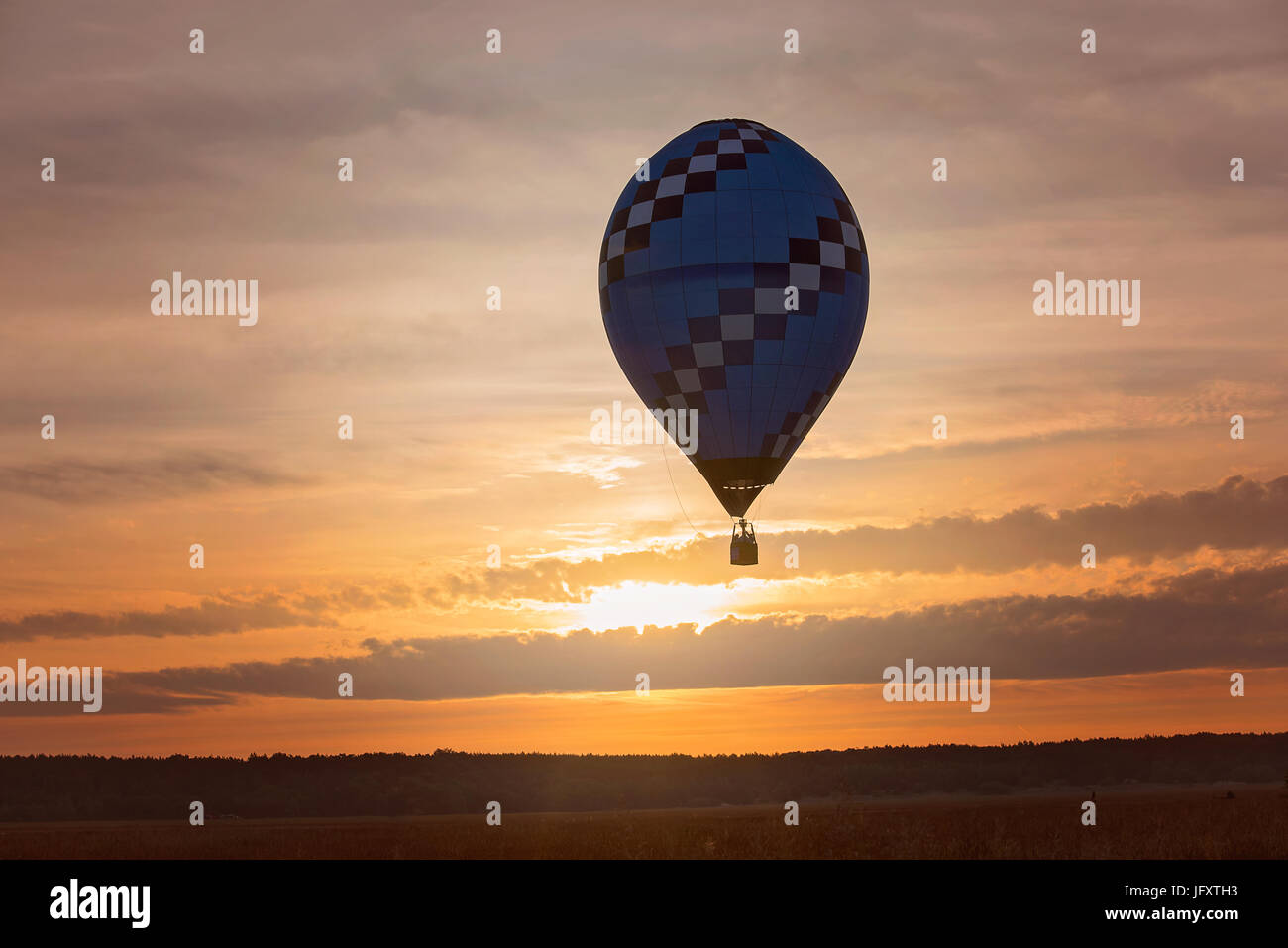 Fliegen Sie im Heißluftballon, Torun, Polen Stockfoto