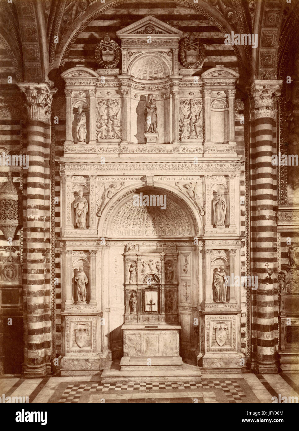 Piccolomini-Altar, Dom von Siena Marmor von Bregno und Michelangelo, Italien Stockfoto