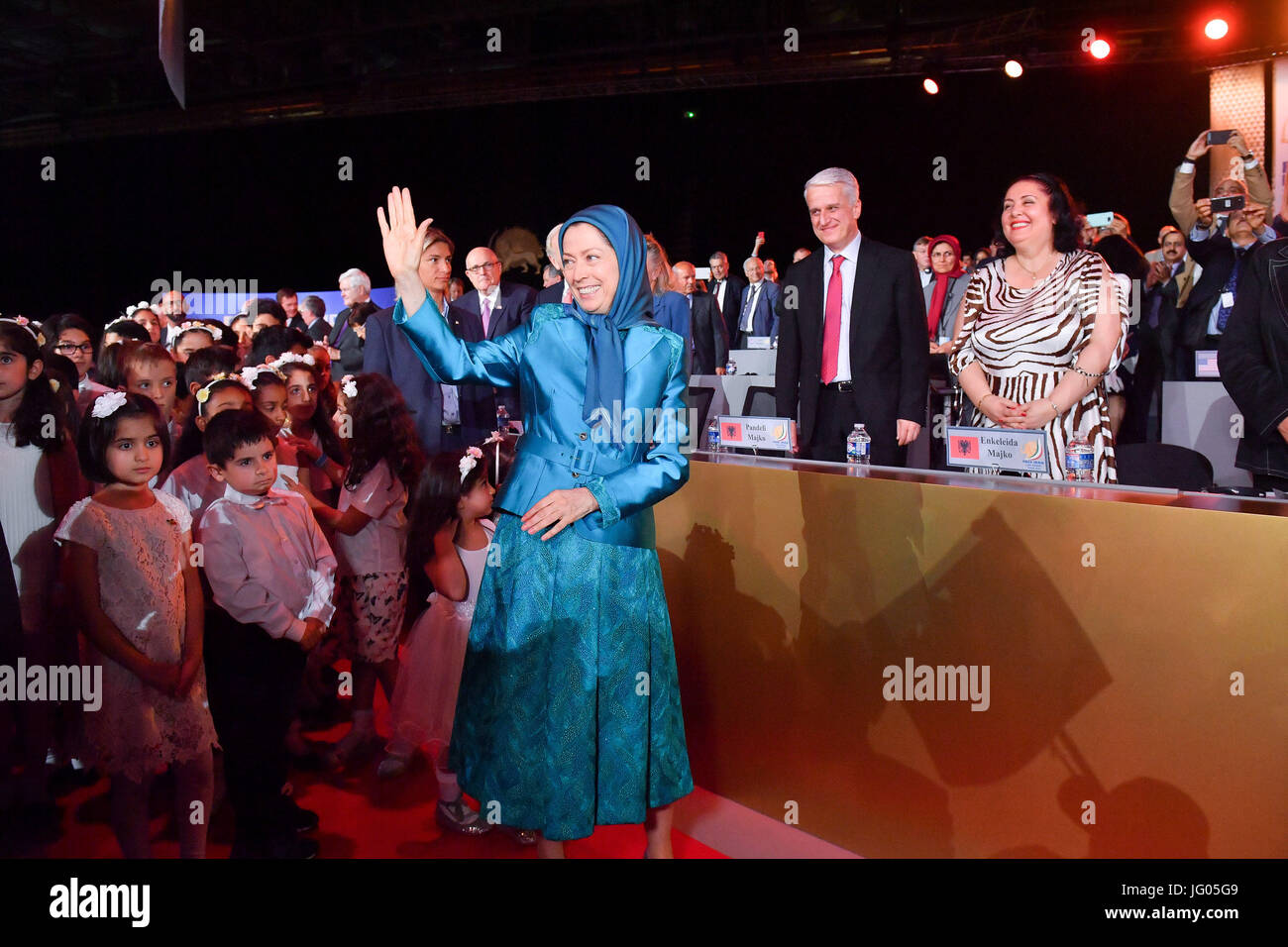 Paris, Frankreich 07.01.2017 - das große Jahrestreffen des iranischen Widerstands (NCRI) fand auf dem Messegelände Villepinte in der Nähe von Paris. Maryam Rajavi sprach vor mehr als 100 000 Menschen aus der iranischen Diaspora aus der ganzen Welt. Französische und internationale Politiker hielt auch eine Rede, sie zu unterstützen. Stockfoto