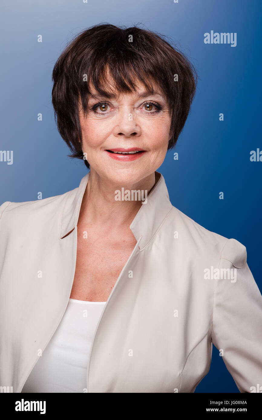 Leipzig, Deutschland. 16. Juni 2017. Schauspielerin Simone Rethel-Heesters, genommen auf den Flügeln der MDR-Talkshow "Riverboat" am 16.06.2017 in Leipzig. Foto: Kirsten Nijhof/Dpa-Zentralbild/ZB | weltweite Nutzung/Dpa/Alamy Live-Nachrichten Stockfoto