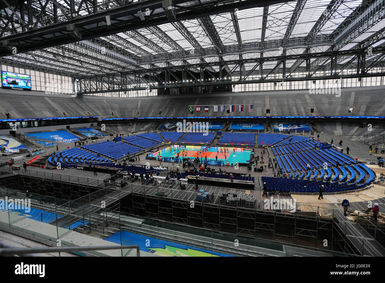 3. Juli 2017 - Struktur ParanÃ, Curitiba, Brasilien - Brasilien - World League Volleyball Finale 2017 - montiert Arena da Baixada Stadion in Curitiba (Brasilien), für die Spiele zwischen 4 und 8 Juli. Alle Spiele werden in der Arena da Baxaida gespielt werden, ein Fußballstadion, das auch 2014 FIVB World Cup Gastgeber entspricht. Foto: Geraldo Bubniak Credit: Foto: Geraldo Bubniak/ZUMA Draht/Alamy Live-Nachrichten Stockfoto
