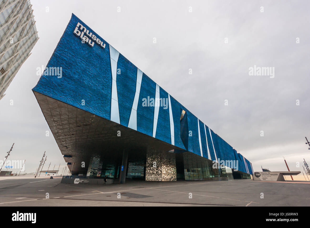 Museu Blau – Naturhistorisches Museum von Barcelona, Forum Building, Herzog & de Meuron Architekten, Außenansicht von Westen Stockfoto