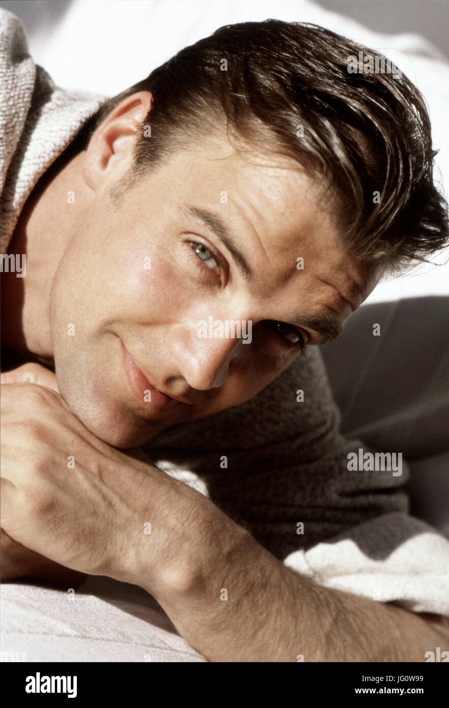 Attraktive lächelnden Mann Stockfoto