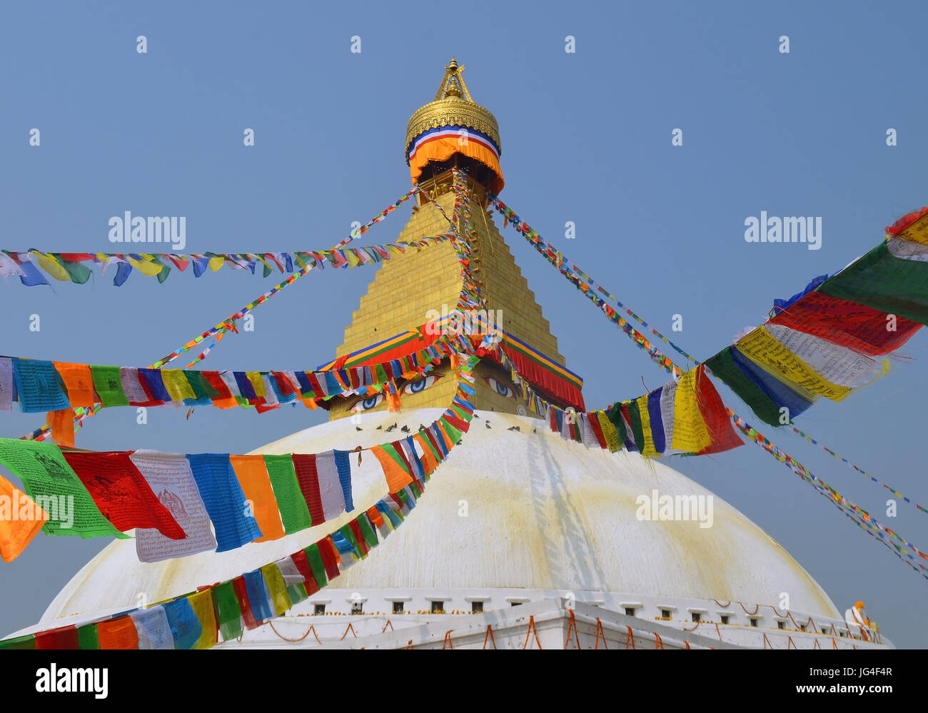 Fahnen-Lunghta auf dem großen Stupa Bodnath bei Kathmandu Stockfoto