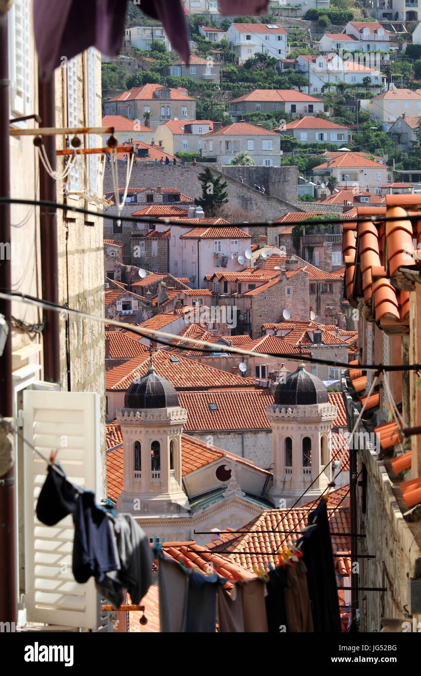 DUBROVNIK/Kroatien - 28. Juni 2017: Einblick in eine Straße in Dubrovnik Altstadt Stockfoto