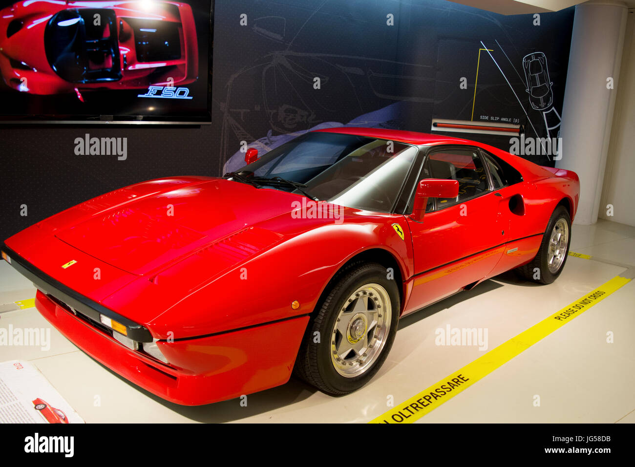 Maranello, Italien – März 2017: Historische Ferrari-Autos werden im Ferrari-Museum (Museo Ferrari) in Maranello ausgestellt Stockfoto