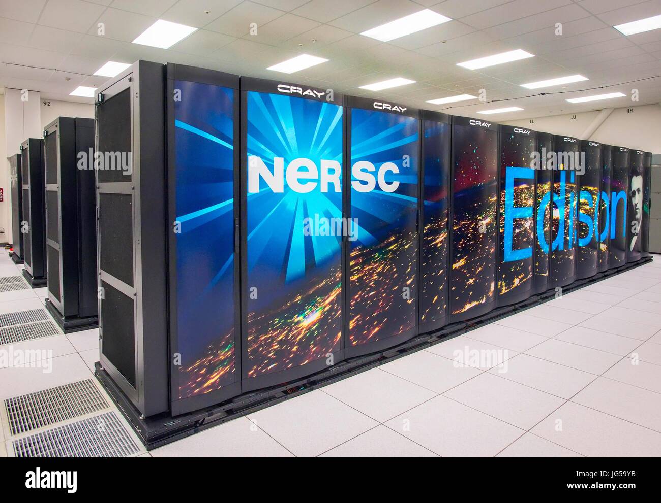 Der XC30 NERSC CRAY Supercomputer Cluster Edison befindet sich an der Oakland wissenschaftliche Einrichtung Lawrence Berkeley National Laboratory 31. Oktober 2013 in Oakland, Kalifornien.  (Foto von Roy Kaltschmidt über Planetpix) Stockfoto