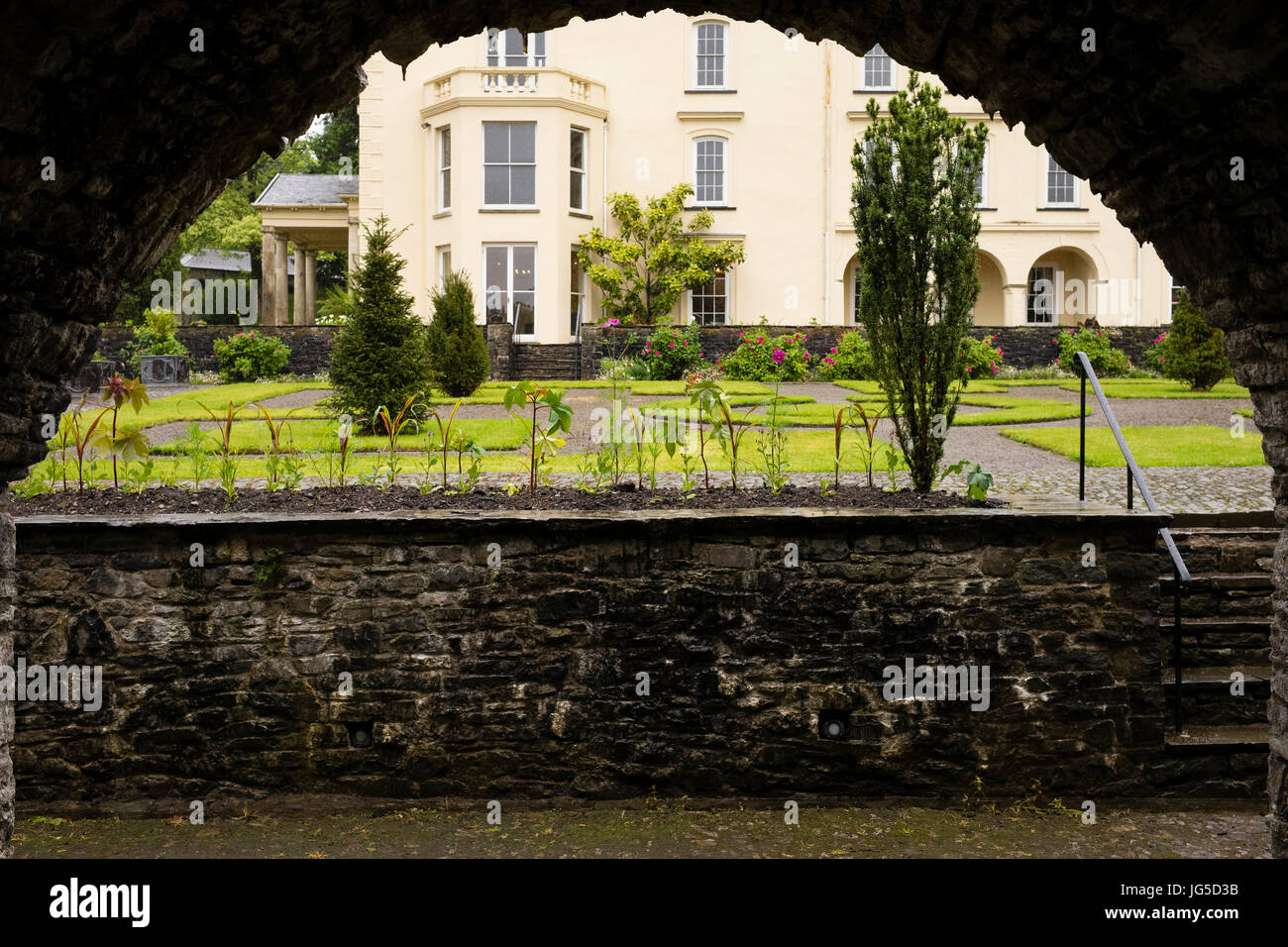 Das 17. Jahrhundert Klostergarten Aberglasney, Carmarthenshire, Wales, UK Stockfoto