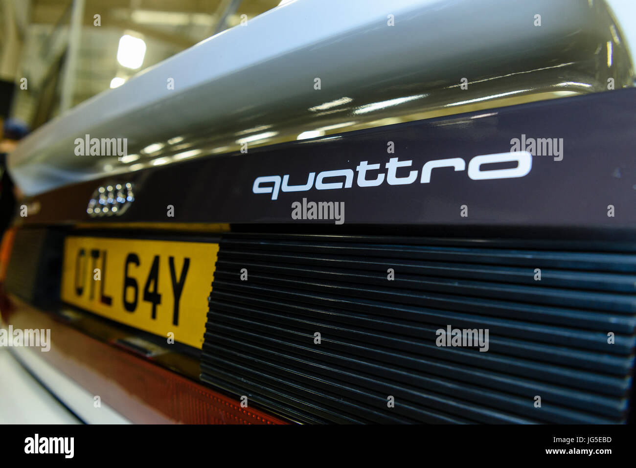 Abzeichen auf dem Boot-Stamm von einem Audi Quattro 4 x 4 vier All Rad Antrieb, Leistung Sportwagen Stockfoto