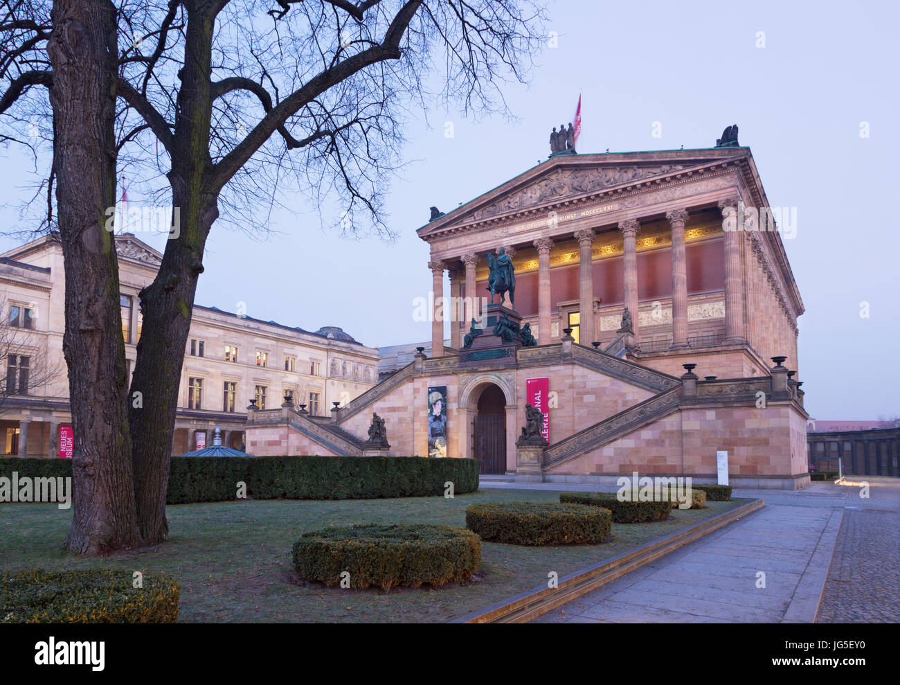 BERLIN, Deutschland, Februar - 14, 2017: Das neoklassizistische Gebäude der alten Nationalgalerie. Stockfoto