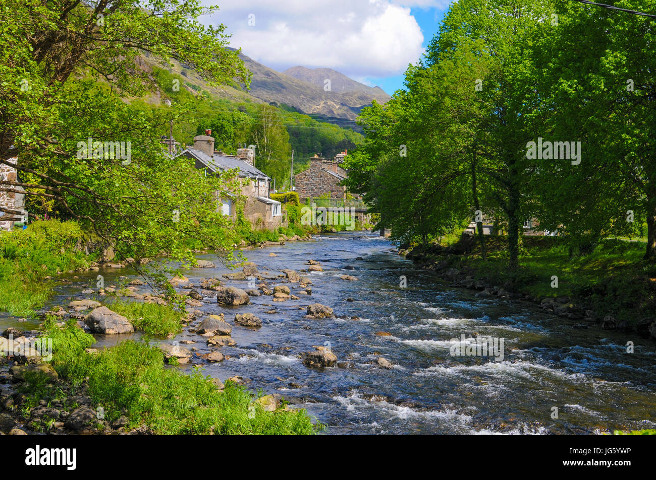 Der Fluß Glaslyn Beddgelert Snowdonia Nordwales UK Stockfoto