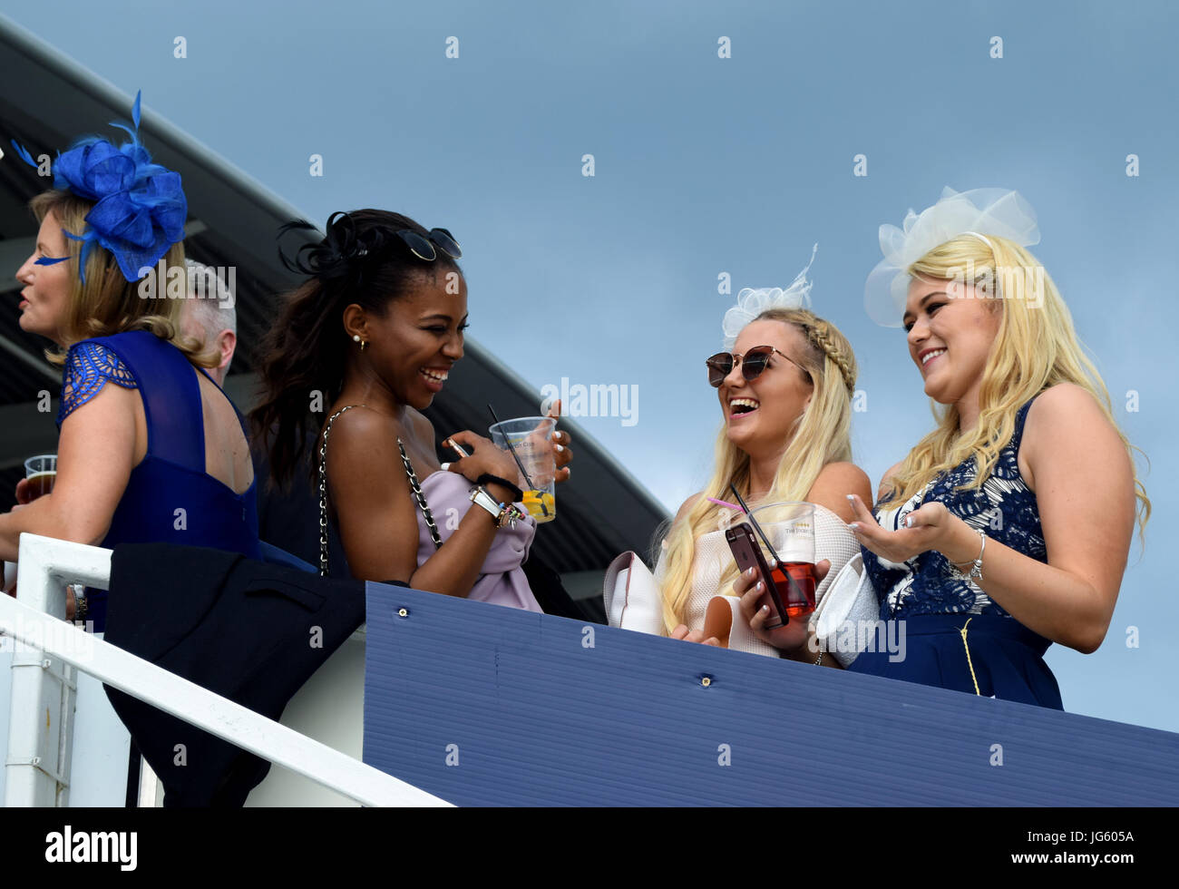 Investec Eichen Ladies Day in Epsom Downs Rennbahn mit: Atmosphäre wo: Epsom, Vereinigtes Königreich bei: Kredit-2. Juni 2017: Paul Taylor/WENN.com Stockfoto