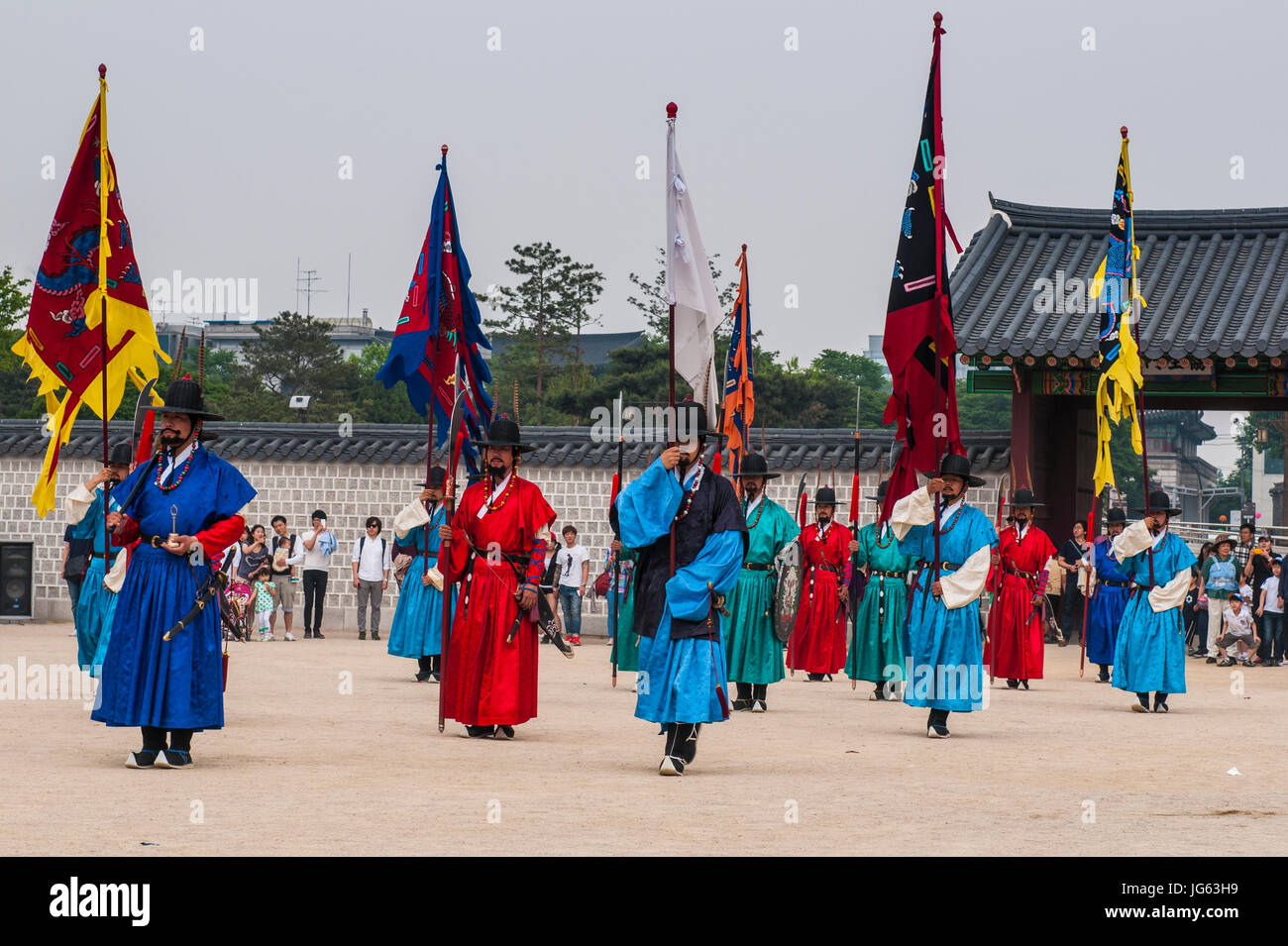 Zeremonielle Wachablösung, Gyeongbokgung-Palast, Seoul, Südkorea Stockfoto