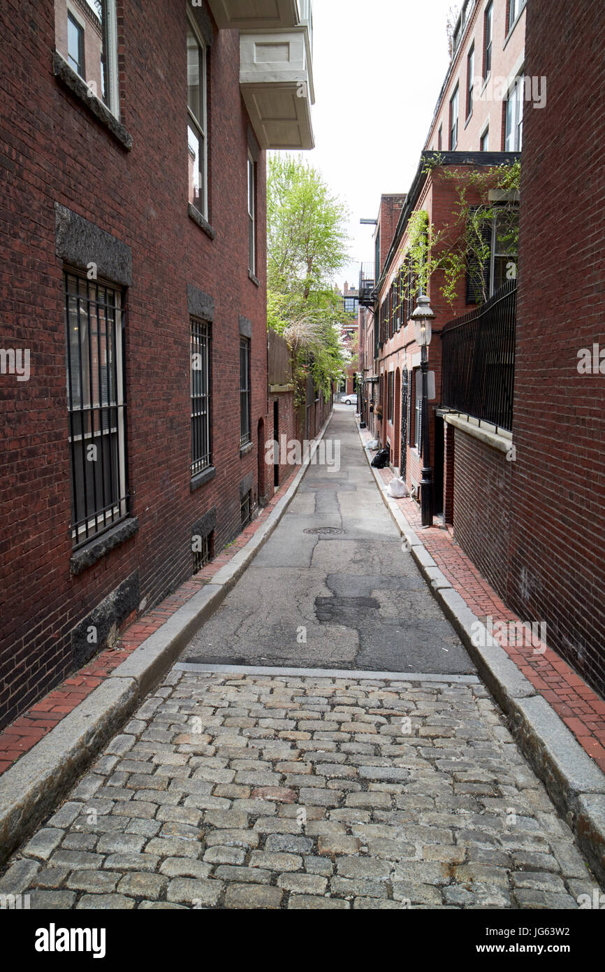 schmale Zeder Spur Weg private Lane im historischen Beacon Hill, Boston USA Stockfoto