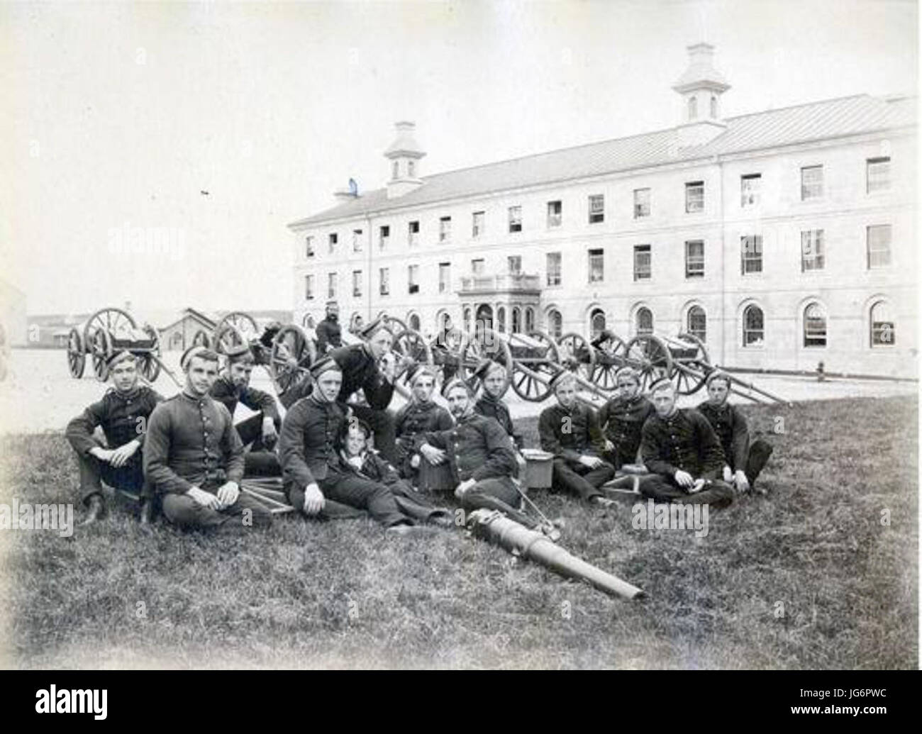 Royal Military College of Canada Kadetten trainieren mit Armstrong Feld Geschütze c 18853B Stein Fregatte Stockfoto