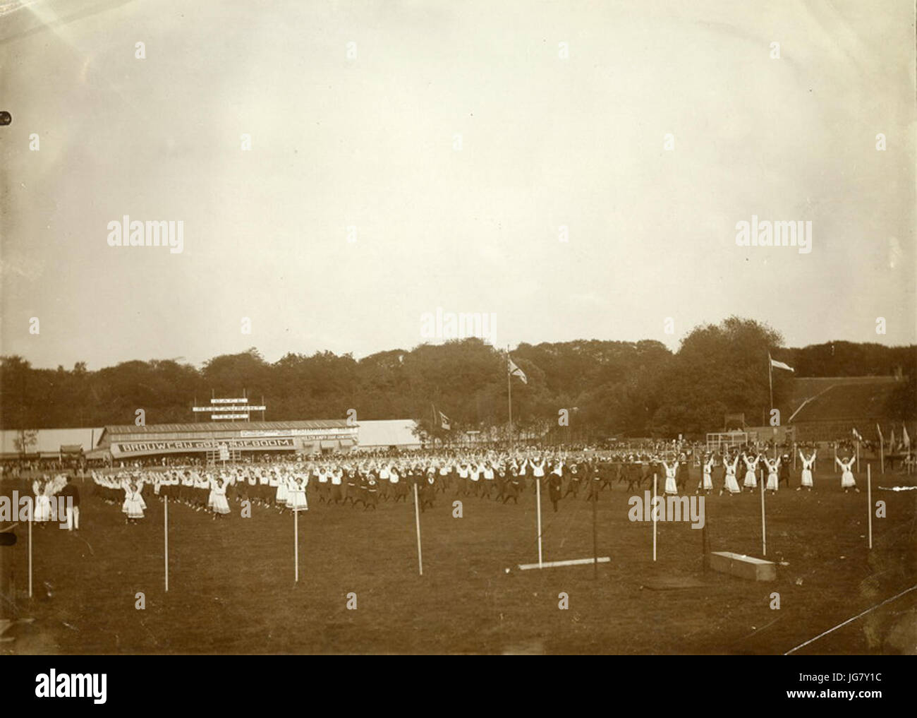 Uit Een Foto-Album trafen sich 57 Afbeeldingen van de Tweede Nationale Sportdagen van 26 - F42550 - KNBLO Stockfoto