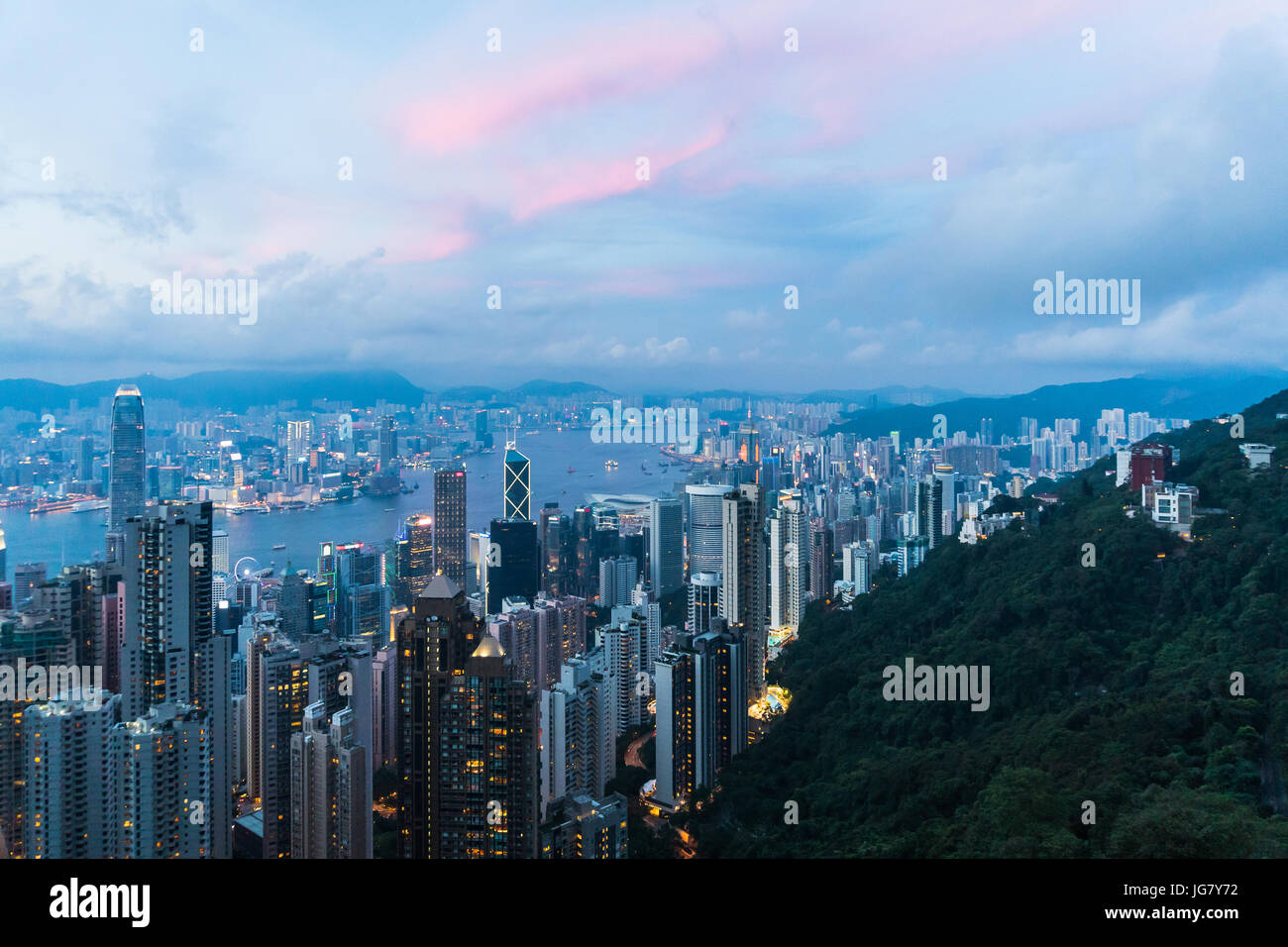 Hong Kong China Stadtbild am Abend vom Victoria peak Stockfoto