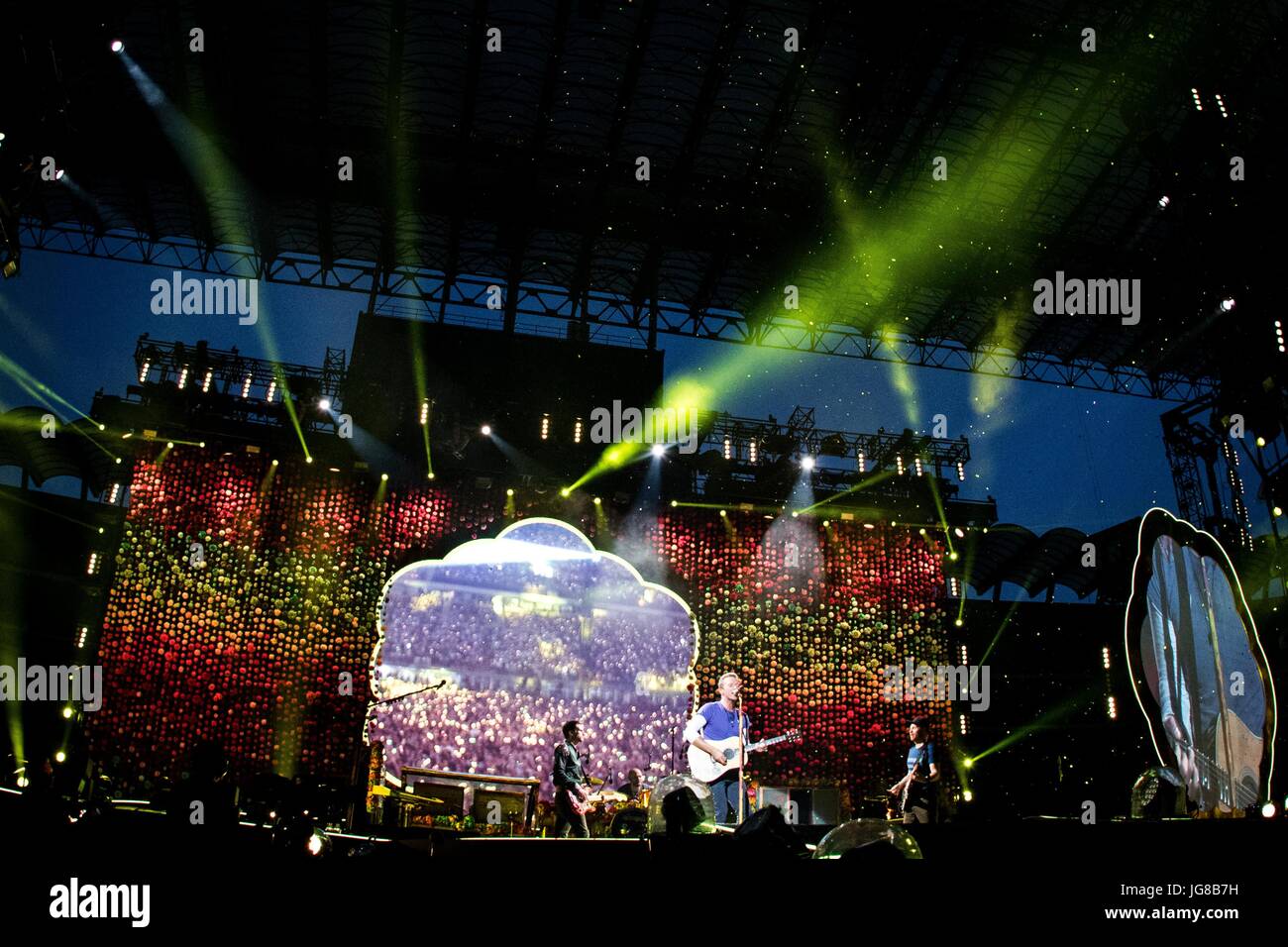 Mailand, Italien. 3. Juli 2017. Mailand, Italien 3. Juli Coldplay live im San Siro Stadion in Mailand Credit: Roberto Finizio/Alamy Live News Stockfoto