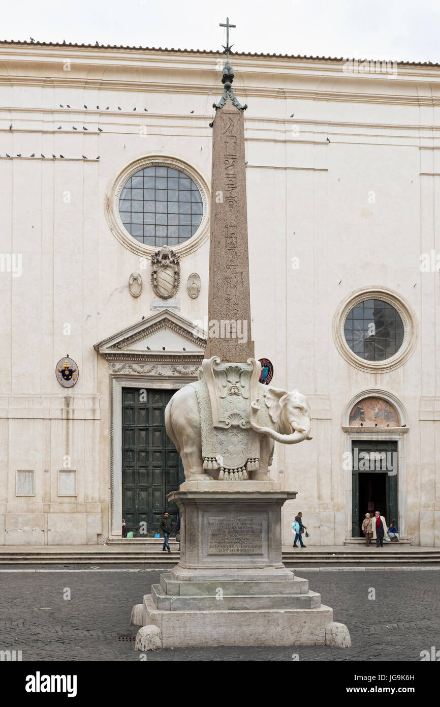 Rom, Italien - 1. Oktober 2015. Die Basilika von Santa Maria Sopra Minerva ist eine Basilika in Rom befindet sich im Stadtteil Pigna in Piazza della Minerva Stockfoto