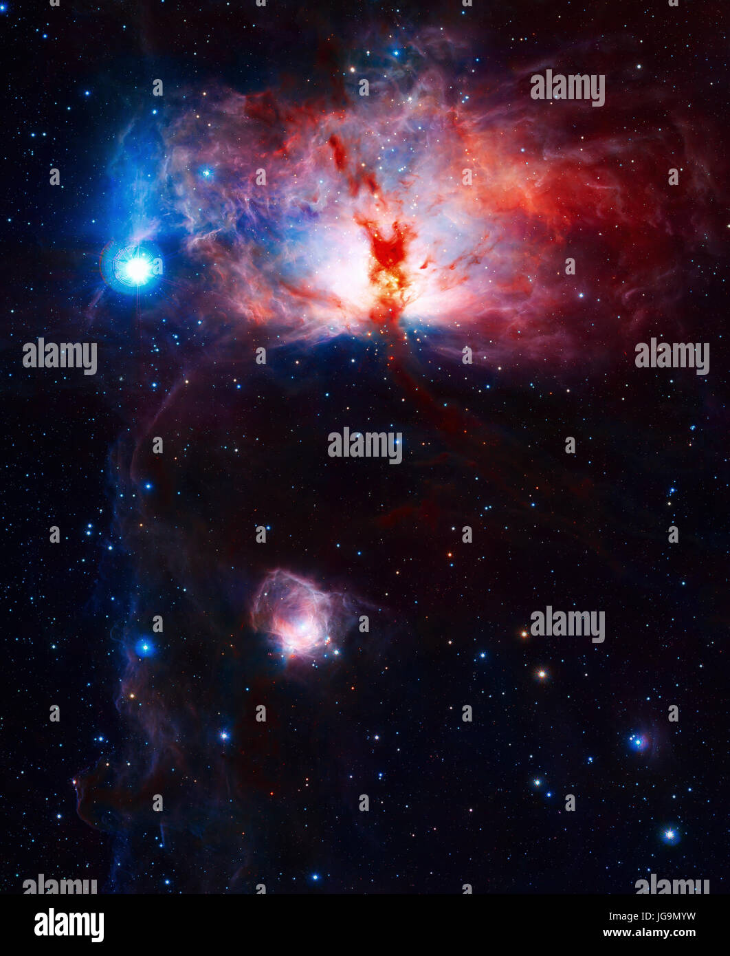 Die spektakuläre Sternentstehungsregion bekannt als der Flame-Nebel oder NGC 2024 in das Sternbild des Orion. Der Flame-Nebel ist der Pferdekopf N enthalten Stockfoto