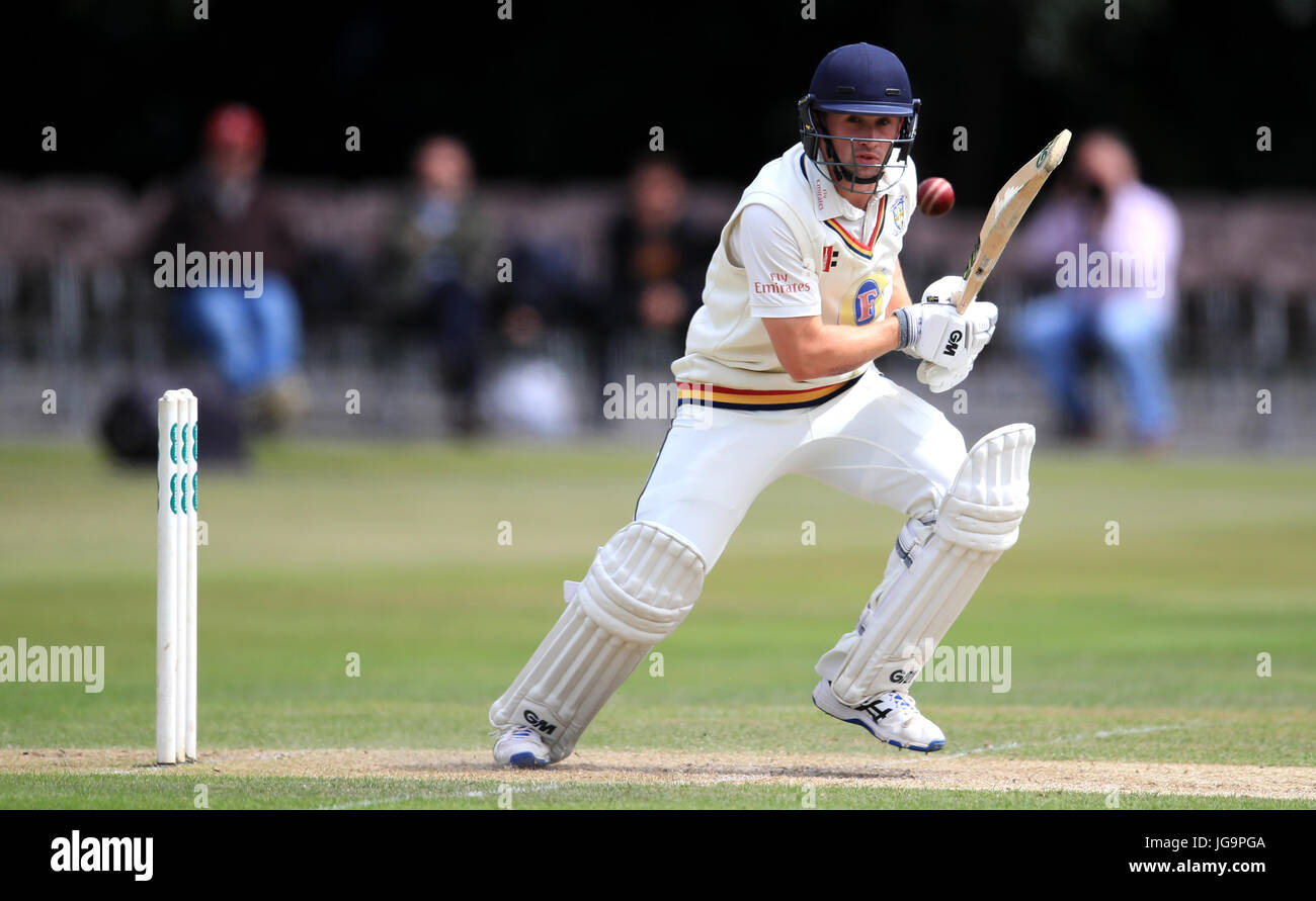 Durhams Cameron während der Specsavers County Championship Division Two Spiel im Queens Park, Chesterfield Steel. PRESSEVERBAND Foto. Bild Datum: Dienstag, 4. Juli 2017. Vgl. PA Geschichte CRICKET Derbyshire. Bildnachweis sollte lauten: Mike Egerton/PA Wire. Einschränkungen: Nur zur redaktionellen Verwendung. Keine kommerzielle Verwendung ohne vorherige schriftliche Zustimmung der EZB. Standbild-Gebrauch bestimmt. Keine bewegten Bilder zu emulieren ausgestrahlt. Kein entfernen oder Sponsorenlogos verdunkelt. Stockfoto