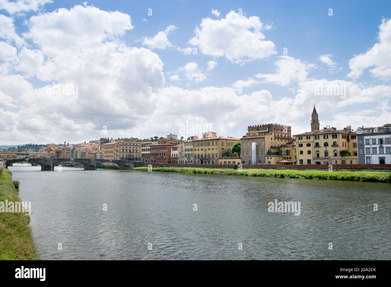 Panoramablick auf den Fluss Arno in Florenz, Italien Stockfoto