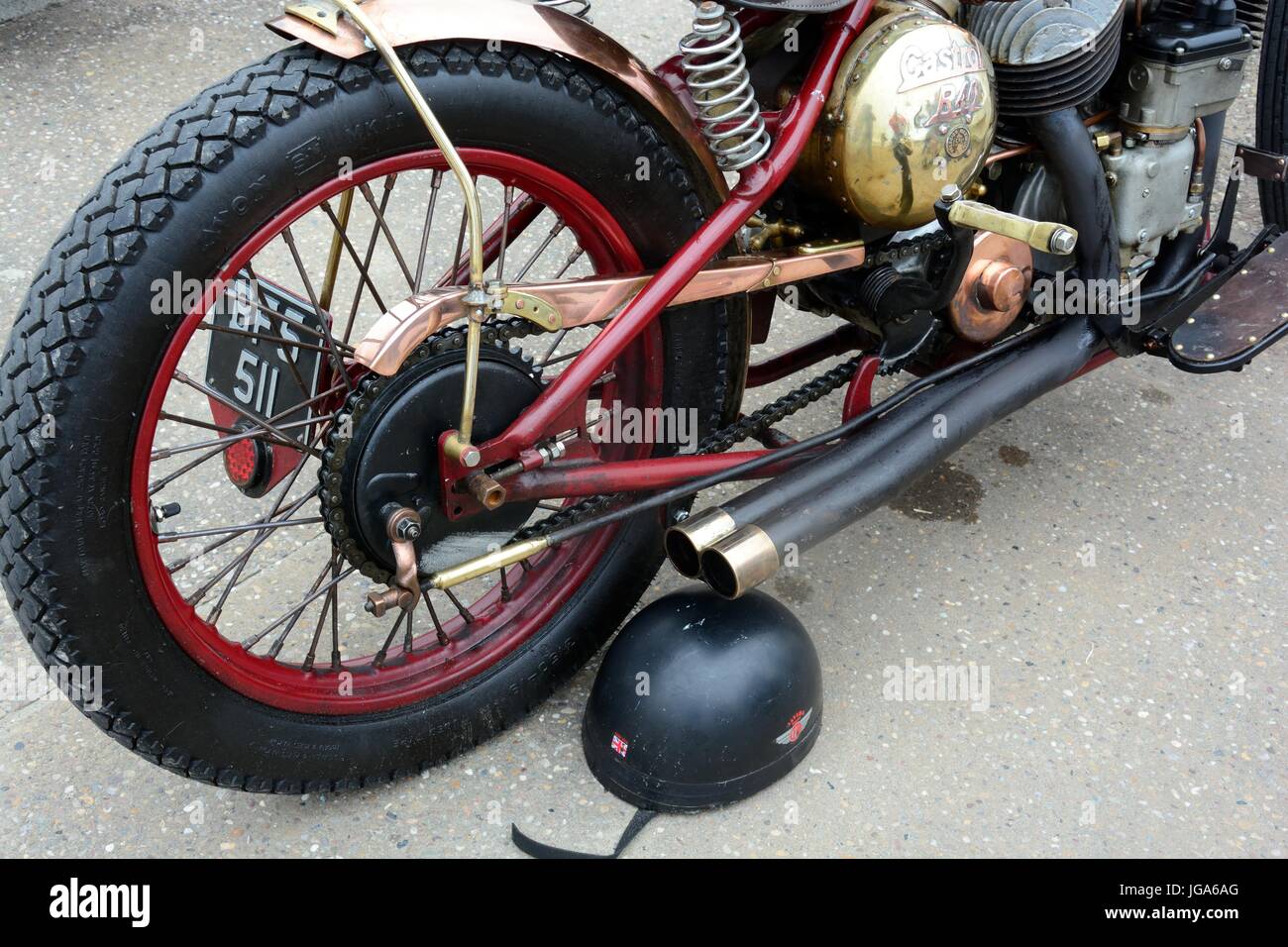 Vintage indisches motorrad -Fotos und -Bildmaterial in hoher Auflösung –  Alamy