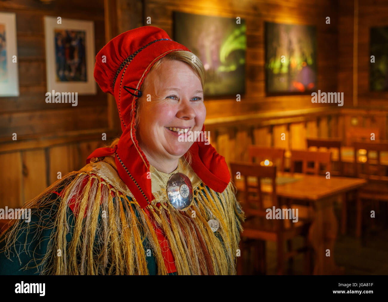 Frau in Tracht Sami, Lappland, Finnland Stockfoto