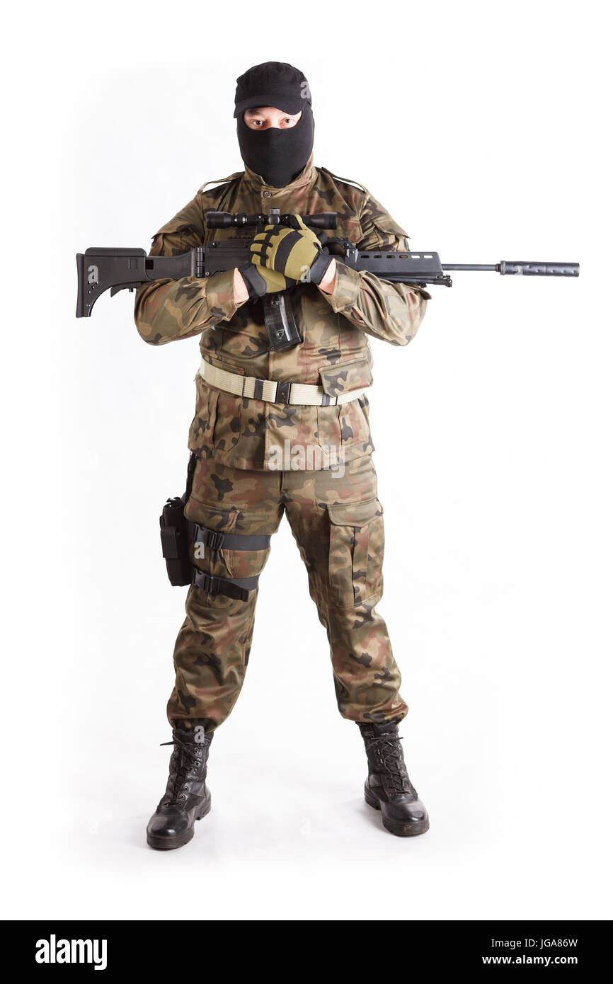 Anti-Terrorist hält eine Pistole isoliert auf weißem Hintergrund Stockfoto