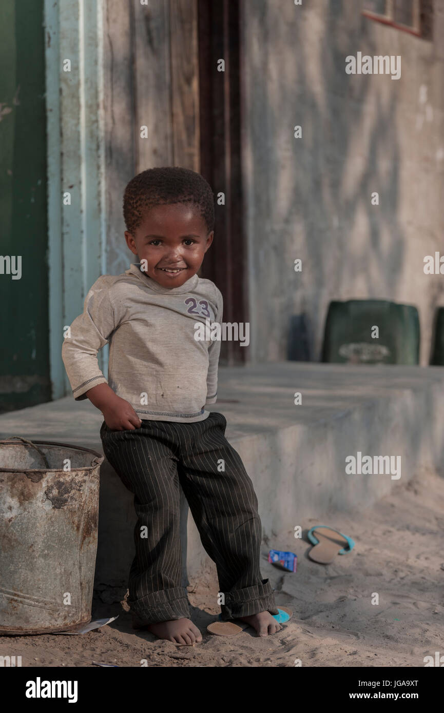 Junge Kind in Maun Botswana, Südafrika Stockfoto