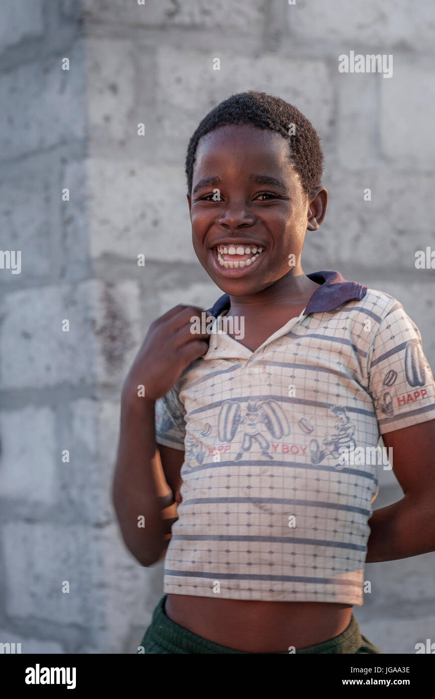 Lächelnde Junge in Maun Botswana Stockfoto