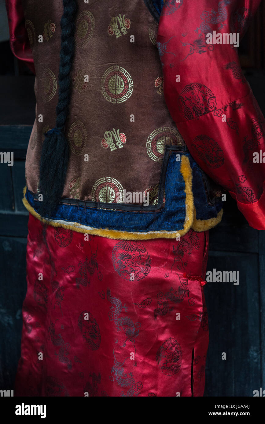 Chinesisch Seide Kleidung Stockfotos Und Bilder Kaufen Alamy