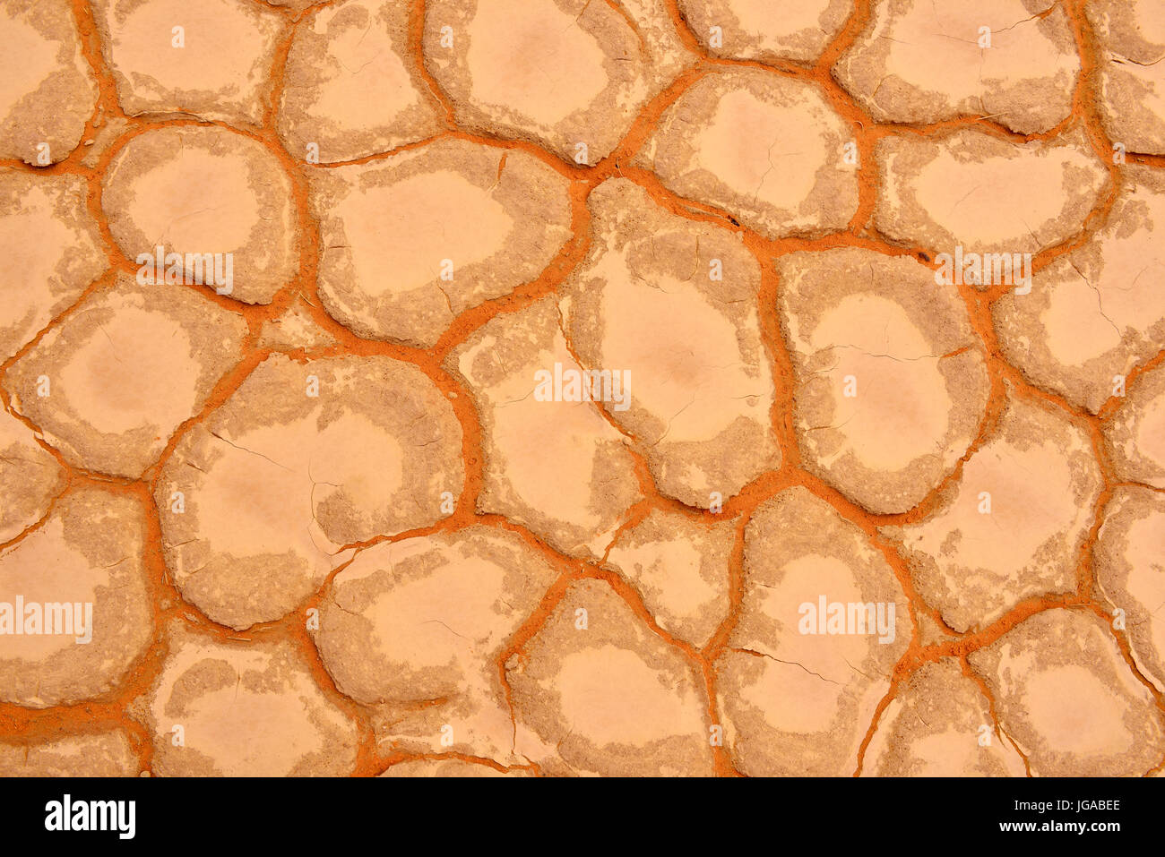 Schlamm-Muster auf der Playa, Tassili n ' Ajjer National Park, Wüste Sahara, Algerien geknackt Stockfoto