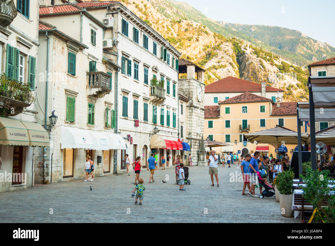 KOTOR, MONTENEGRO - 26.06.2017: Uhrturm in Stari Grad in Kotor Stockfoto