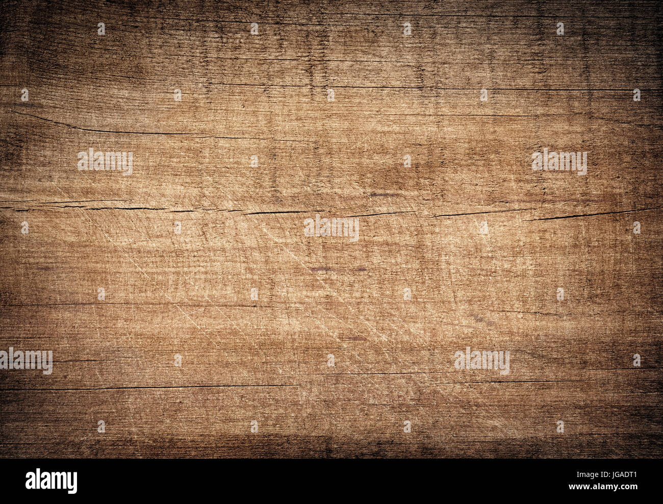 Braun dunkel zerkratzt aus Holz schneiden, Schneidebrett. Holzstruktur. Stockfoto