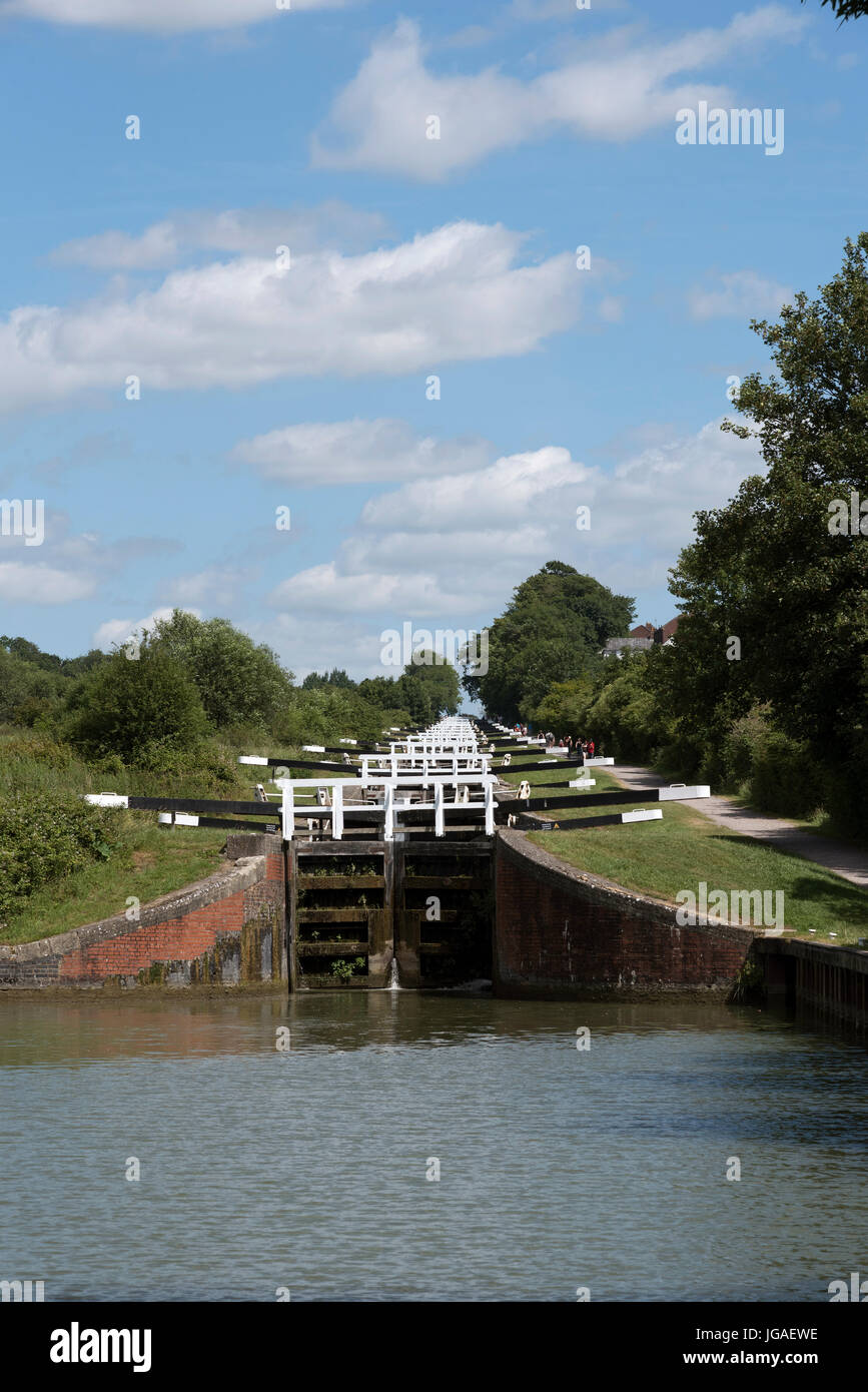 Die Caen Hill Lock Flug auf dem Kennet & Avon Canal in Devizes Wiltshire England UK Stockfoto