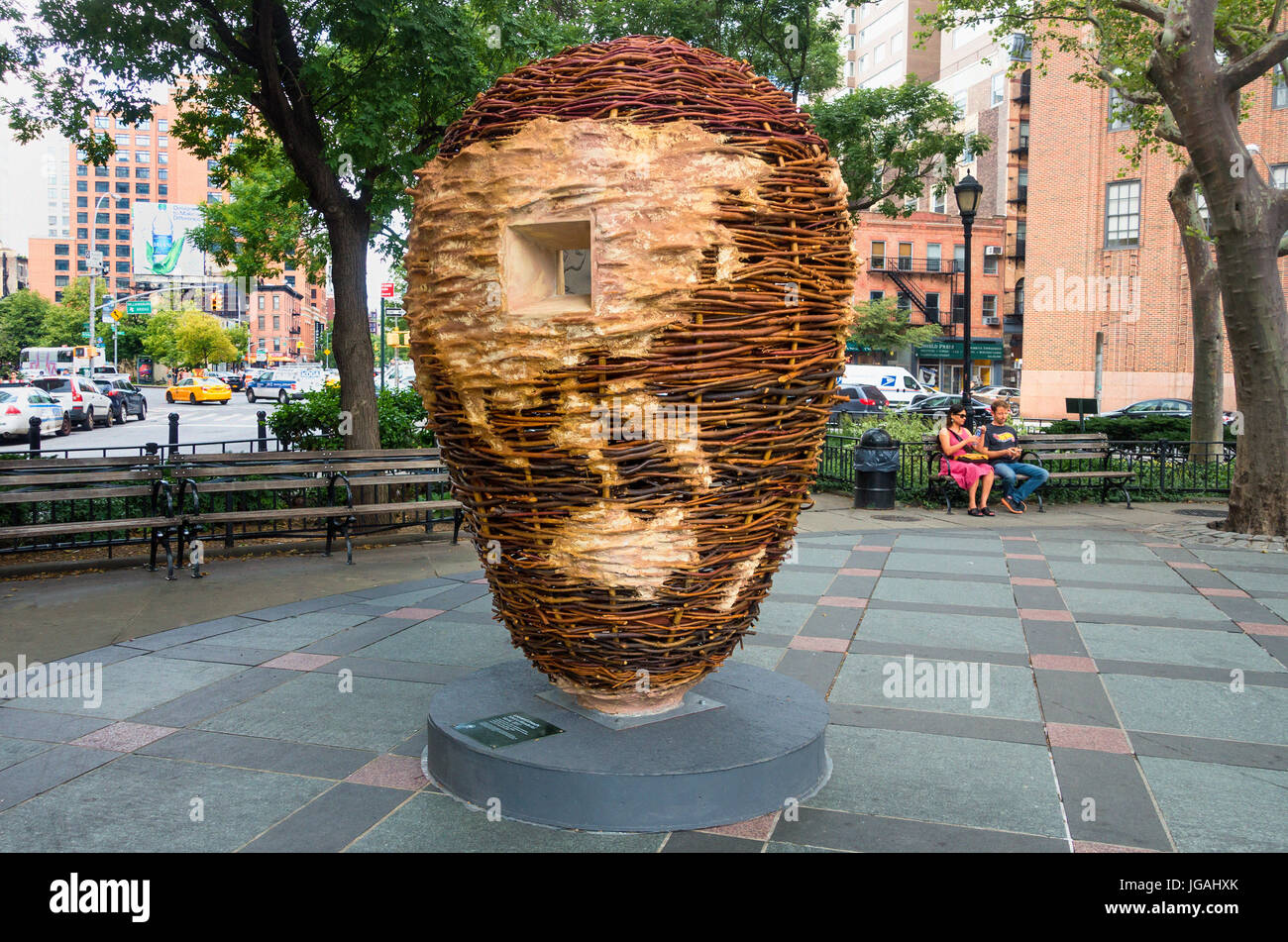 Was für eine wunderbare Welt, 2017 Skulptur des Künstlers Leonard Ursachi in Tribeca, New York City Stockfoto