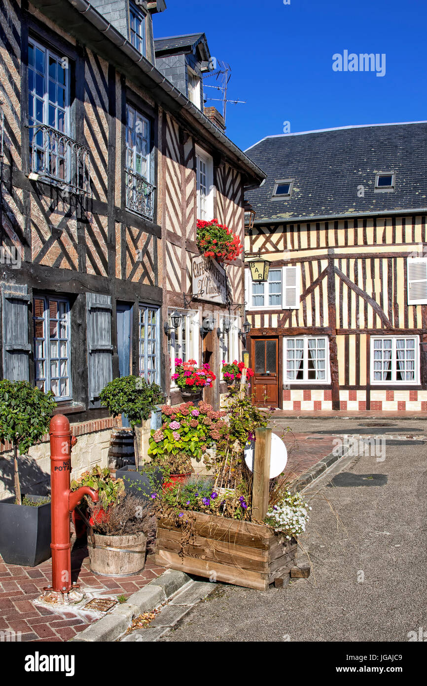 Typische Häuser in Beuvron-En-Auge Stockfoto