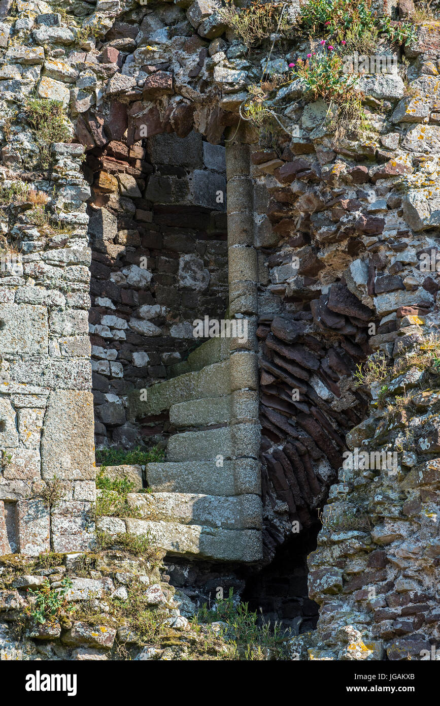 Wendeltreppe im Château de Regnéville, 14. Jahrhundert zerstörten Burg an Regnéville-Sur-Mer, Manche, Coutances, Normandie, Frankreich Stockfoto