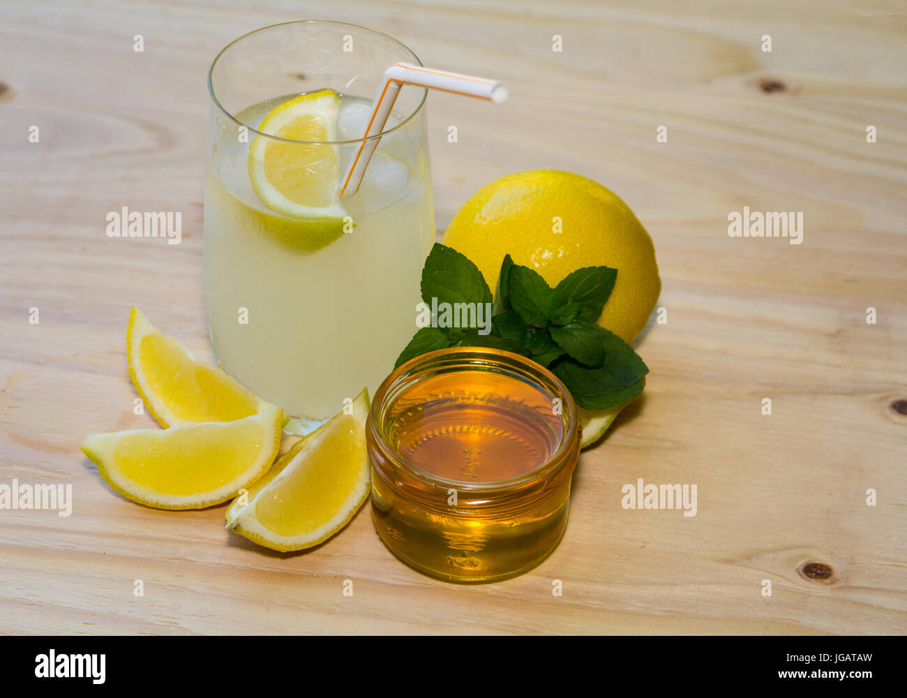 Frische hausgemachte Limonade mit natürlichen Inhaltsstoffen. Stockfoto