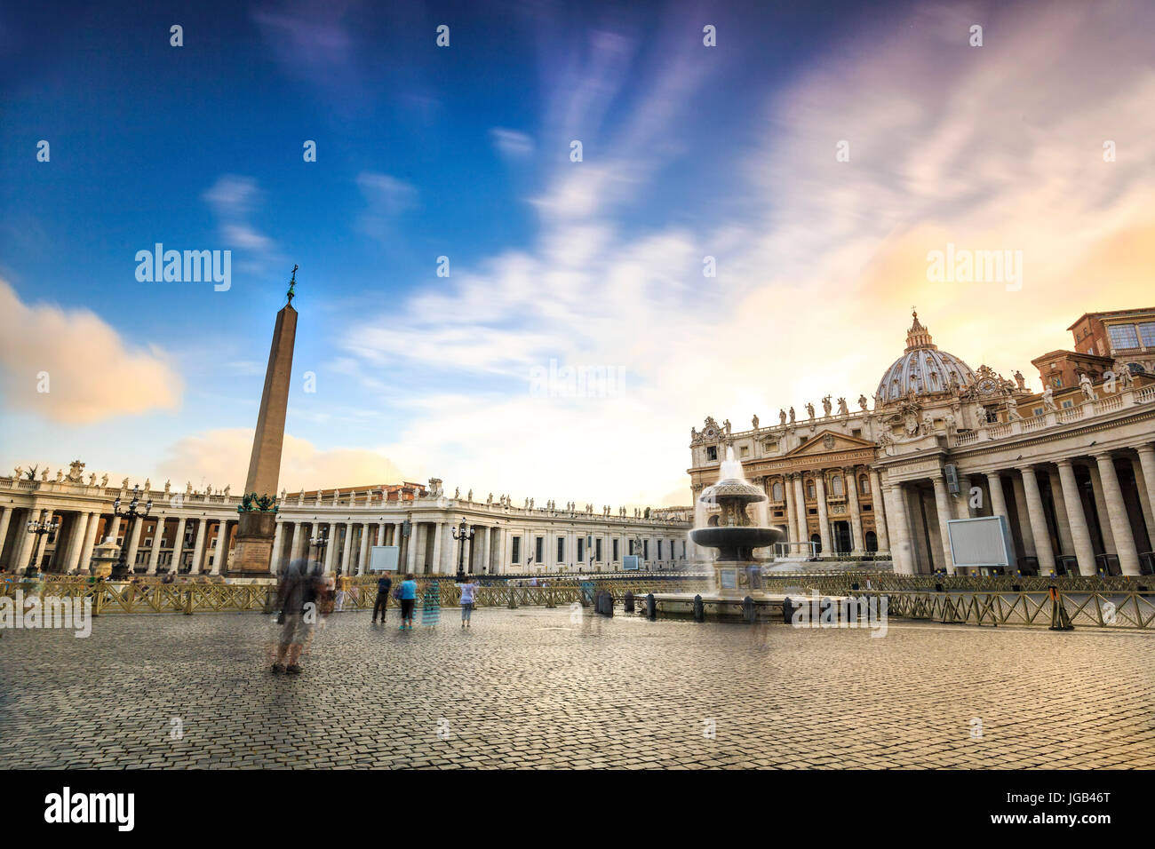 Saint Peter's Basilica und Platz im Vatikan, Rom, Italien Stockfoto