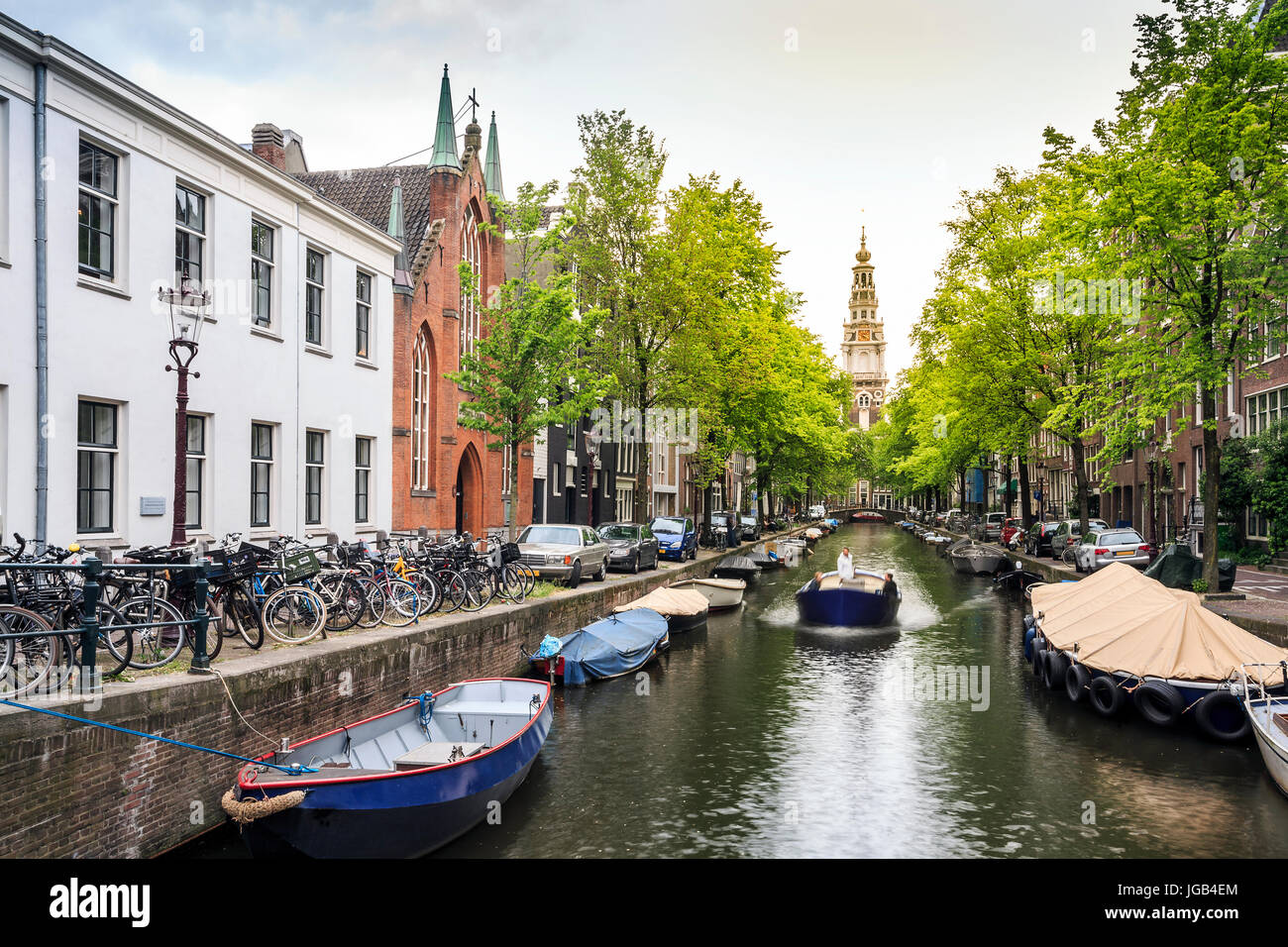 Charmanten Häusern und Kanal in Amsterdam, die Hauptstadt der Niederlande Stockfoto