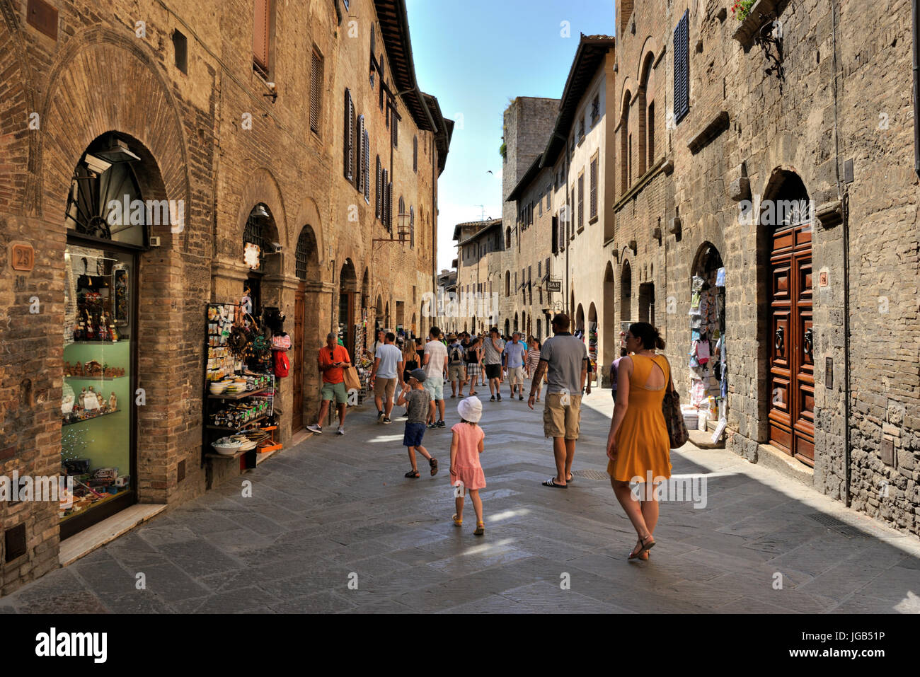 Via San Giovanni, San Gimignano, Toskana, Italien Stockfoto