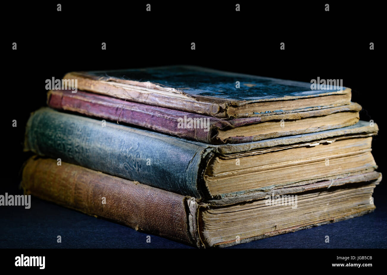 Stapeln von alten Lehrbüchern Stockfoto