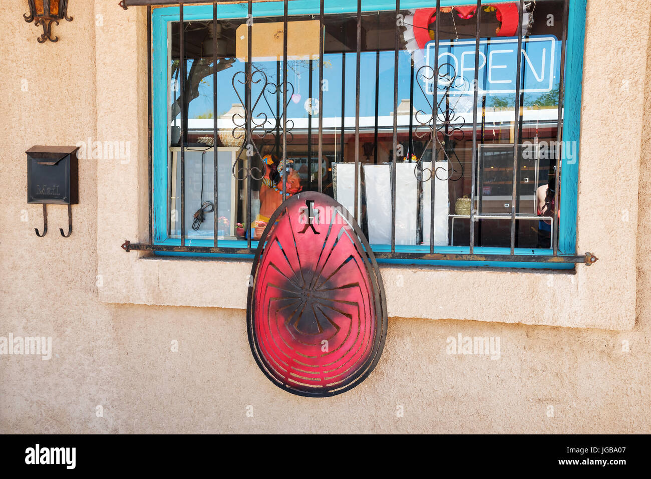 Original Souvenirladen Fenster, San Xavier Plaza, Tucson, Arizona, USA Stockfoto