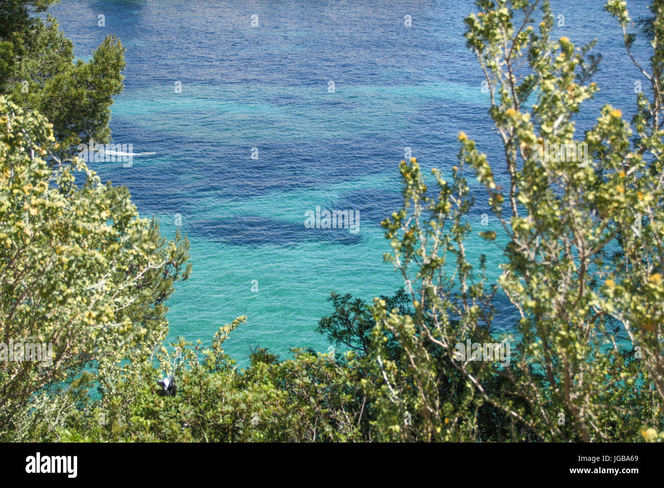 Calanque Près de Cassis, Côte d ' Azur, Frankreich - felsige Bucht in der Nähe von Cassis, Côte d ' Azur, Frankreich Stockfoto