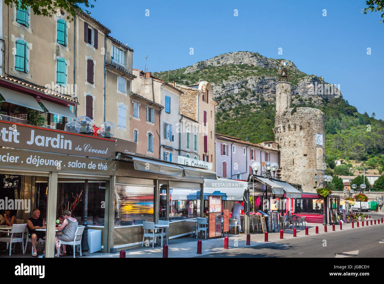 Frankreich, Languedoc-Roussillon, Departement Gard, Anduze, Tour de l ' Horloge auf Plan de Brie, Teil der mittelalterlichen Stadtbefestigung Stockfoto