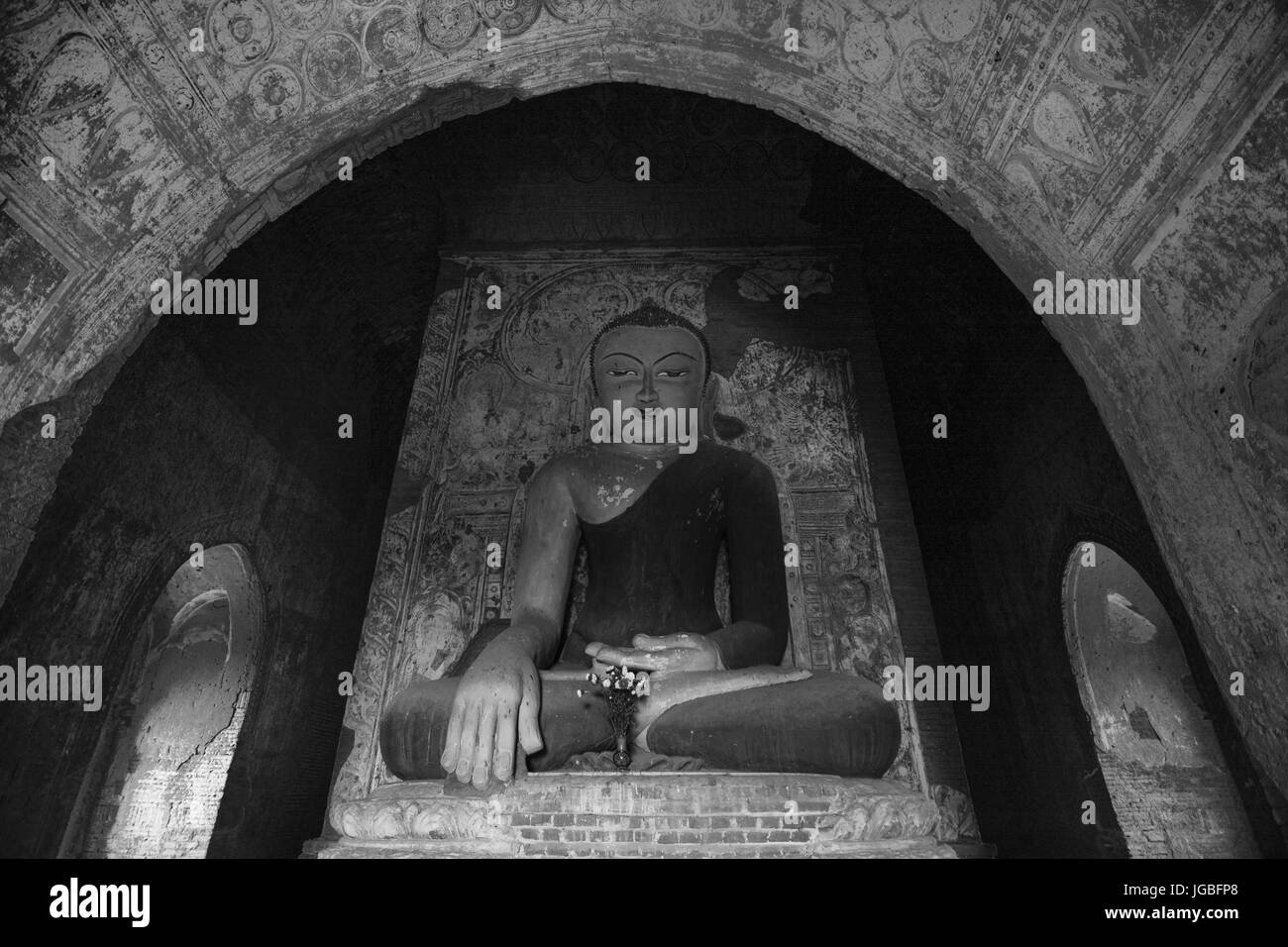 Eine Buddha-Statue im Tempel von Bagan, Myanmar. Stockfoto